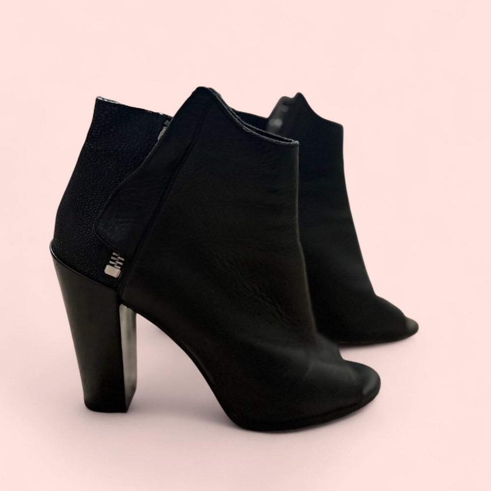 Elegant Black Ankle Boots